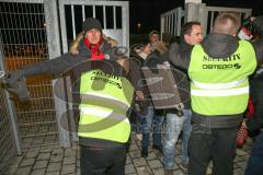 1. BL - Saison 2015/2016 - FC Ingolstadt 04 - Darmstadt 98 - Sicherheitsvorkehrungen vor dem Spiel -  Security -  Foto: Jürgen Meyer