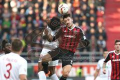 1. Bundesliga - Fußball - FC Ingolstadt 04 - FC Augsburg - Luftkampf Caiuby (FCA 30) gegen Mathew Leckie (7, FCI)