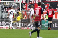 1. BL - Saison 2015/2016 - FC Ingolstadt 04 - Bayer 04 Leverkusen - Schuss von Pascal Groß (#10 FC Ingolstadt 04) - Leno Bernd Torwart Leverkusen - Foto: Meyer Jürgen