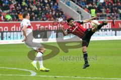 1. Bundesliga - Fußball - FC Ingolstadt 04 - VfB Stuttgart - Volley Almog Cohen (36, FCI) und links Kevin Großkreutz (15 Stuttgart)