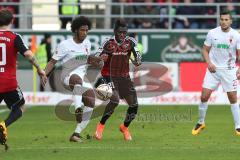 1. Bundesliga - Fußball - FC Ingolstadt 04 - FC Augsburg - Caiuby (FCA 30) und Roger de Oliveira Bernardo (8, FCI)