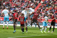 1. BL - Saison 2015/2016 - FC Ingolstadt 04 - Schalke 04 - Marvin Matip (#34 FC Ingolstadt 04) und Joel Matip (32, Schalke) im Kopfballduell - Foto: Meyer Jürgen