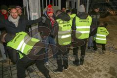 1. BL - Saison 2015/2016 - FC Ingolstadt 04 - Darmstadt 98 - Sicherheitsvorkehrungen vor dem Spiel -  Security -  Foto: Jürgen Meyer