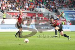 1. Bundesliga - Fußball - FC Ingolstadt 04 - Eintracht Frankfurt - Markus Suttner (29, FCI) zieht Volley ab