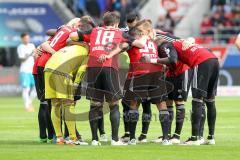 1. BL - Saison 2015/2016 - FC Ingolstadt 04 - Schalke 04 - Die Mannschaft bildet einen Kreis - Marvin Matip (#34 FC Ingolstadt 04) - Romain Brègerie (#18 FC Ingolstadt 04) - Ramazan Özcan (#1 FC Ingolstadt 04) - Roger de Oliveira Bernardo (#8 FC Ingolstad