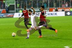 1. Bundesliga - Fußball - FC Ingolstadt 04 - 1. FC Köln - Darió Lezcano (37, FCI) im Zweikampf gegen Mergim Mavraj (19, 1. FC Köln) Danny da Costa (21, FCI) im Hintergrund. Foto: Adalbert Michalik