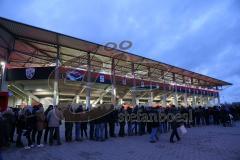 1. Bundesliga - Fußball - FC Ingolstadt 04 - SV Darmstadt 98 - Schlangen wegen den Sicherheitskontrollen