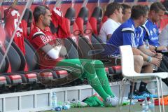 1. Bundesliga - Fußball - FC Ingolstadt 04 - Borussia Dortmund - Torwart Ramazan Özcan (1, FCI) auf der Bank