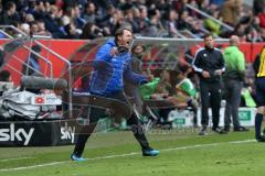 1. Bundesliga - Fußball - FC Ingolstadt 04 - Borussia Mönchengladbach - Spiel ist aus Sieg, Cheftrainer Ralph Hasenhüttl (FCI) schreit jubelt läuft auf das Feld