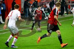 1. Bundesliga - Fußball - FC Ingolstadt 04 - 1. FC Köln - Pascal Groß (10, FCI) treibt das Spiel an. Lukas Hinterseer (16, FCI) Dominique Heintz (3, 1. FC Köln) Foto: Adalbert Michalik