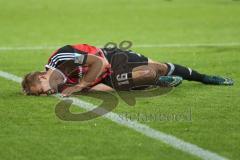 1. BL - Saison 2015/2016 - FC Ingolstadt 04 - Hertha BSC - Lukas Hinterseer (#16 FC Ingolstadt 04)  verletzt am Boden - Foto: Jürgen Meyer