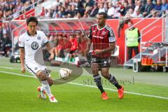 1. Bundesliga - Fußball - FC Ingolstadt 04 - Eintracht Frankfurt - Makoto Hasebe (20 Frankfurt) rechts Marvin Matip (34, FCI)