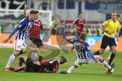 1. BL - Saison 2015/2016 - FC Ingolstadt 04 - Hertha BSC - Mathew Leckie (#7 FC Ingolstadt 04) - Lustenberger Fabian (Hertha BSC) - Foto: Jürgen Meyer