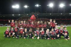 1. Bundesliga - Fußball - FC Ingolstadt 04 - SV Darmstadt 98 - Einlauf Kinder mit Maskottchen Schanzi