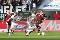 1. Bundesliga - Fußball - FC Ingolstadt 04 - Eintracht Frankfurt - rechts Sturm Max Christiansen (19, FCI) mitte Stefan Reinartz (7 Frankfurt) und links Marc Stendera (21 Frankfurt)