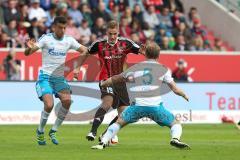 1. Bundesliga - Fußball - FC Ingolstadt 04 - FC Schalke 04 - mitte Max Christiansen (19, FCI) links Joel Matip (Schalke 32) rechts Johannes Geis (Schalke 5)