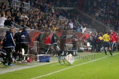 1. BL - Saison 2015/2016 - FC Ingolstadt 04 - Hamburger SV - Scenen auf der FCI Bank nach dem 0:1 Führungstreffer von Hamburg -  Foto: Jürgen Meyer