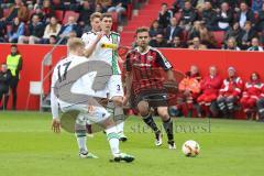 1. Bundesliga - Fußball - FC Ingolstadt 04 - Borussia Mönchengladbach - rechts Lukas Hinterseer (16, FCI) kommt zu spät, links Oscar Wendt (Gladbach 17)