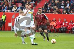 1. Bundesliga - Fußball - FC Ingolstadt 04 - Borussia Mönchengladbach - rechts Lukas Hinterseer (16, FCI) kommt zu spät, links Oscar Wendt (Gladbach 17)