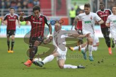 1. Bundesliga - Fußball - FC Ingolstadt 04 - FC Augsburg - Darío Lezcano (37, FCI) Angriff rechts Ragnar Klavan (FCA 5)