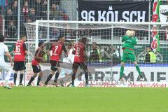 1. Bundesliga - Fußball - FC Ingolstadt 04 - Hannover 96 - rechts Torwart Örjan Haskjard Nyland (26, FCI) fängt den Ball
