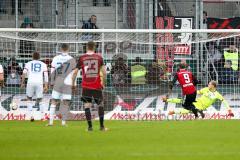 1. BL - Saison 2015/2016 - FC Ingolstadt 04 - 1. FSV Mainz 05 - Moritz Hartmann (#9 FC Ingolstadt 04)  mit einem Strafstoß/Elfmeter zum 1:0 Führungstreffer - Karius Loris Torwart Mainz - Foto: Meyer Jürgen