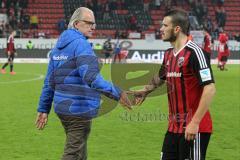 1. BL - Saison 2015/2016 - FC Ingolstadt 04 - Hertha BSC - Peter Jackwerth beim abklatschen mit Pascal Groß (#10 FC Ingolstadt 04) - Foto: Jürgen Meyer