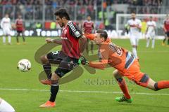 1. Bundesliga - Fußball - FC Ingolstadt 04 - VfB Stuttgart - Sturm auf das Tor Darío Lezcano (37, FCI) Torwart Przemyslaw Tyton (22 Stuttgart) hält und trifft dadurch das Tor nicht