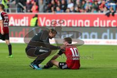 1. Bundesliga - Fußball - FC Ingolstadt 04 - FC Schalke 04 - Spiel ist aus Sieg 3:0, Cheftrainer Ralph Hasenhüttl (FCI) und Pascal Groß (10, FCI)