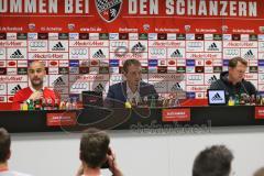 1. Bundesliga - Fußball - FC Ingolstadt 04 - FC Bayern München - Pressekonferenz Cheftrainer Ralph Hasenhüttl (FCI), Pressesprecher Oliver Samwald und rechts Cheftrainer Ralph Hasenhüttl (FCI)