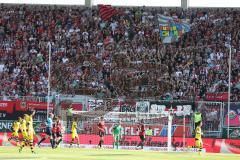 1. Bundesliga - Fußball - FC Ingolstadt 04 - Borussia Dortmund - FCI Fans hinter dem Tor von Torwart Örjan Haskjard Nyland (26, FCI)