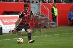 1. Bundesliga - Fußball - FC Ingolstadt 04 - Borussia Mönchengladbach - Mathew Leckie (7, FCI) flankt dann trifft Moritz Hartmann (9, FCI) zum 1:0 Tor