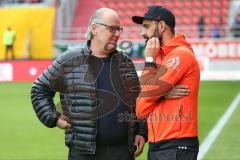1. Bundesliga - Fußball - FC Ingolstadt 04 - Hannover 96 - Vorsitzender des Vorstandes Peter Jackwerth (FCI) mit Torwart Ramazan Özcan (1, FCI) vor dem Spiel