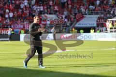 1. Bundesliga - Fußball - FC Ingolstadt 04 - FC Bayern München - 1:2 Niederlage, Bayern ist Deutscher Meister, FCI dankt den Fans Jubel, Cheftrainer Ralph Hasenhüttl (FCI) gerührt mit Tränen