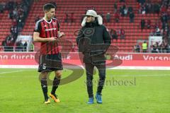 1. Bundesliga - Fußball - FC Ingolstadt 04 - VfB Stuttgart - Benjamin Hübner (5, FCI) und Rotsperre Pascal Groß (10, FCI) nach dem Spiel