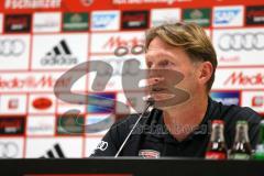 1. Bundesliga - Fußball - FC Ingolstadt 04 - Borussia Dortmund - Pressekonferenz nach dem Spiel Cheftrainer Ralph Hasenhüttl (FCI)