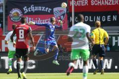 1. Bundesliga - Fußball - FC Ingolstadt 04 - VfL Wolfsburg -  Torwart Ramazan Özcan (1, FCI) kann retten