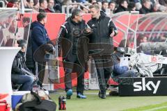 1. BL - Saison 2015/2016 - FC Ingolstadt 04 - Bayer 04 Leverkusen - Michael Henke (Co-Trainer FC Ingolstadt 04) diskutiert mit dem 4. Schiedsrichter - Foto: Meyer Jürgen