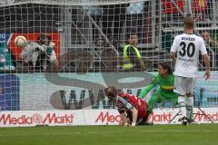 1. BL - Saison 2015/2016 - FC Ingolstadt 04 - Borussia Mönchengladbach - Moritz Hartmann (#9 FC Ingolstadt 04) mit dem 1:0 Führungstreffer und Siegtreffer - Tor - Jubel - Elvedi Nico weiss #30 Gladbach - Sommer Yann Torwart Gladbach - Foto: Meyer Jürgen