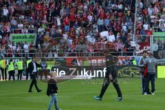 1. Bundesliga - Fußball - FC Ingolstadt 04 - FC Bayern München - 1:2 Niederlage, Bayern ist Deutscher Meister, Cheftrainer Ralph Hasenhüttl (FCI) geht vom Platz