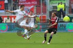 1. Bundesliga - Fußball - FC Ingolstadt 04 - Hannover 96 - Waldemar Anton (Hannover 31) Moritz Hartmann (9, FCI)