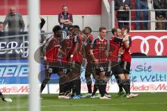 1. Bundesliga - Fußball - FC Ingolstadt 04 - FC Schalke 04 - Tor 2:0 durch Lukas Hinterseer (16, FCI) Pascal Groß (10, FCI) Moritz Hartmann (9, FCI) Roger de Oliveira Bernardo (8, FCI) Marvin Matip (34, FCI) Jubel