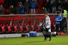 1. Bundesliga - Fußball - FC Ingolstadt 04 - 1. FSV Mainz 05 - Neuzugang Darío Lezcano (37, FCI) holt seine Kinder zum Feiern auf das Feld