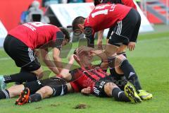 1. Bundesliga - Fußball - FC Ingolstadt 04 - Eintracht Frankfurt - Tor Jubel 1:0 durch Pascal Groß (10, FCI) am Boden, Max Christiansen (19, FCI) Romain Brégerie (18, FCI) Stefan Lex (14, FCI)