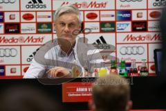 1. Bundesliga - Fußball - FC Ingolstadt 04 - Eintracht Frankfurt - Pressekonferenz nach dem Spiel Cheftrainer Armin Veh (Trainer Frankfurt)