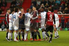 1. Bundesliga - Fußball - FC Ingolstadt 04 - 1. FSV Mainz 05 - Streit auf dem Feld Brosinski, Daniel (Mainz 18) und Benjamin Hübner (5, FCI)