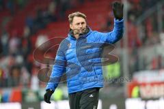 1. Bundesliga - Fußball - FC Ingolstadt 04 - VfB Stuttgart - Cheftrainer Ralph Hasenhüttl (FCI) nach dem Spiel bedankt sich bei den Fans