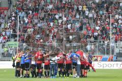 1. Bundesliga - Fußball - FC Ingolstadt 04 - VfL Wolfsburg -  Unentschieden Freude Cheftrainer Ralph Hasenhüttl (FCI) Team Besprechung