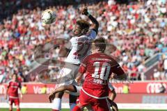 1. Bundesliga - Fußball - FC Ingolstadt 04 - FC Bayern München - David Alaba (27 Bayern) Pascal Groß (10, FCI) Kopfball