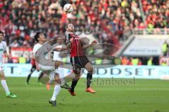 1. Bundesliga - Fußball - FC Ingolstadt 04 - FC Augsburg - Jeong-Ho Hong (FCA 20) Moritz Hartmann (9, FCI)